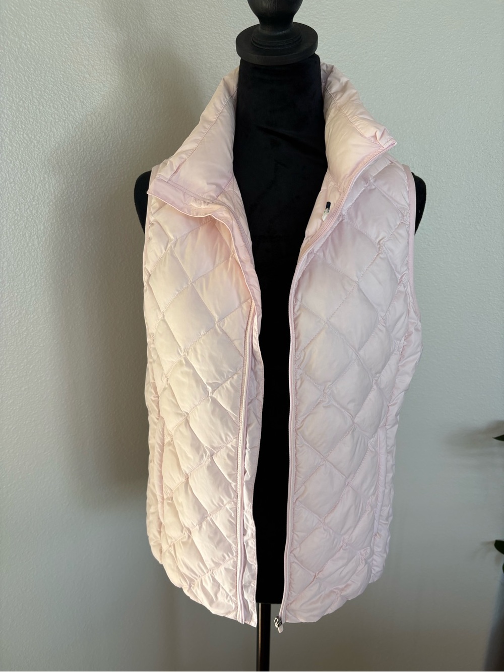 Tory Sport Women’s Soft Pink Quilted, Lightweight Puffer Vest